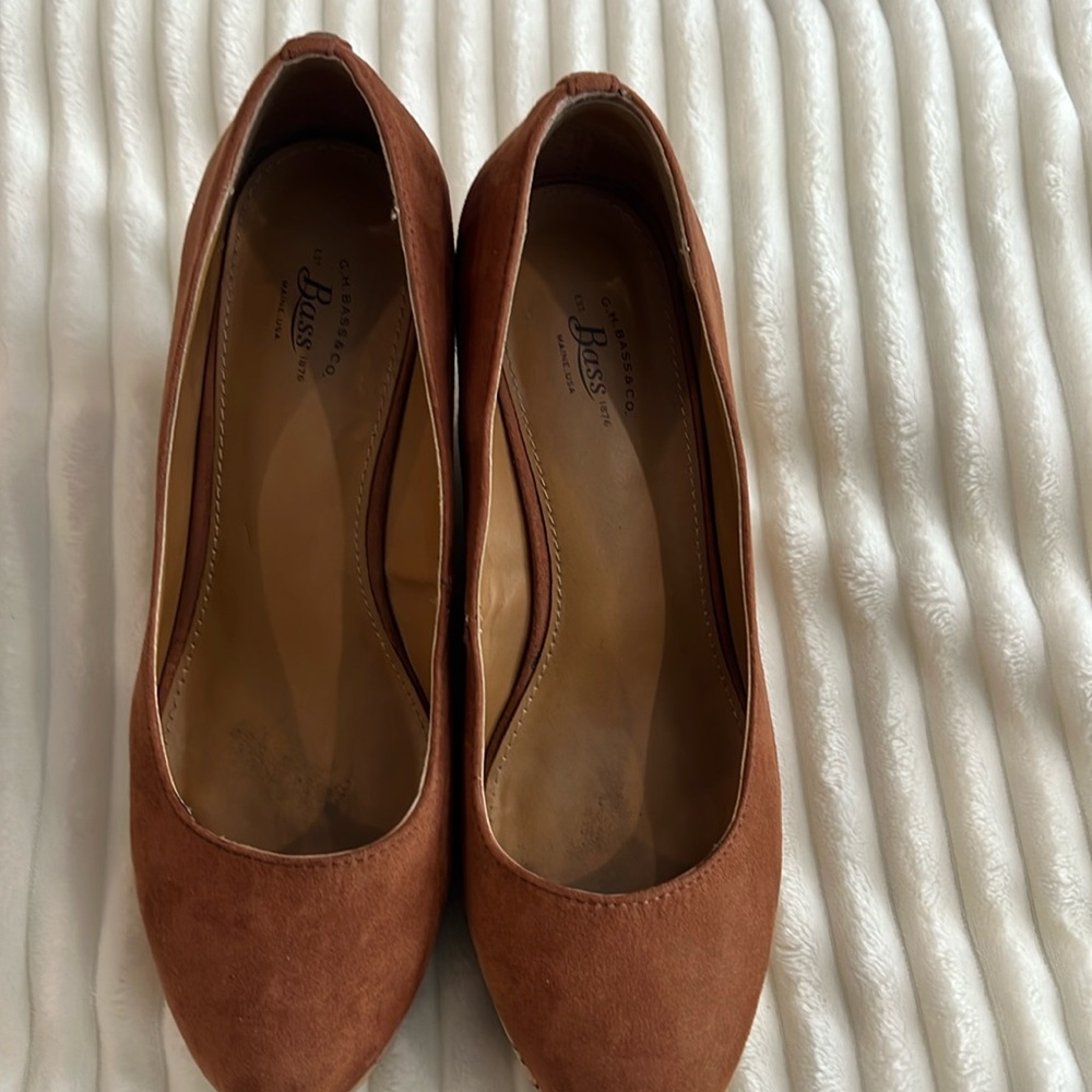 Woman’s Bass shoes size 7 1/2